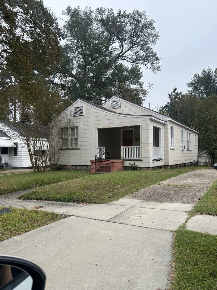 715 Boulevard Street - Photo 2 of 2