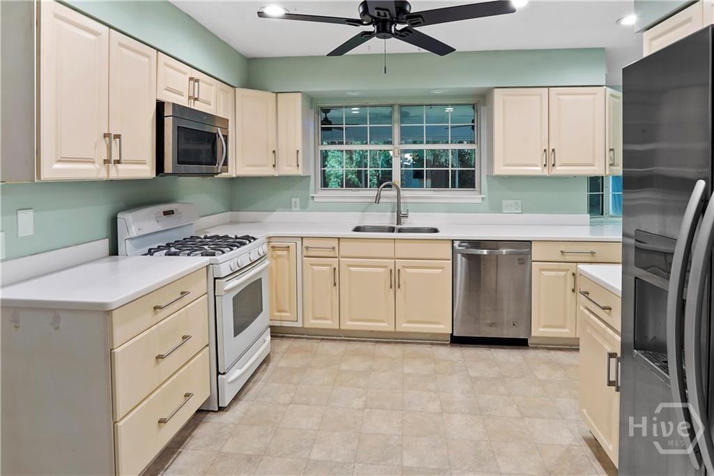 115 Phyllis Drive #1 - Photo 3 of 11