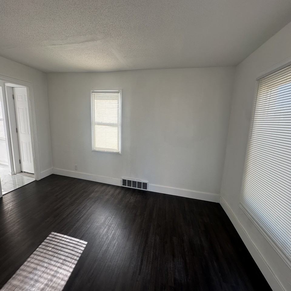 5246 Maryland St #1 - Photo 2 of 10