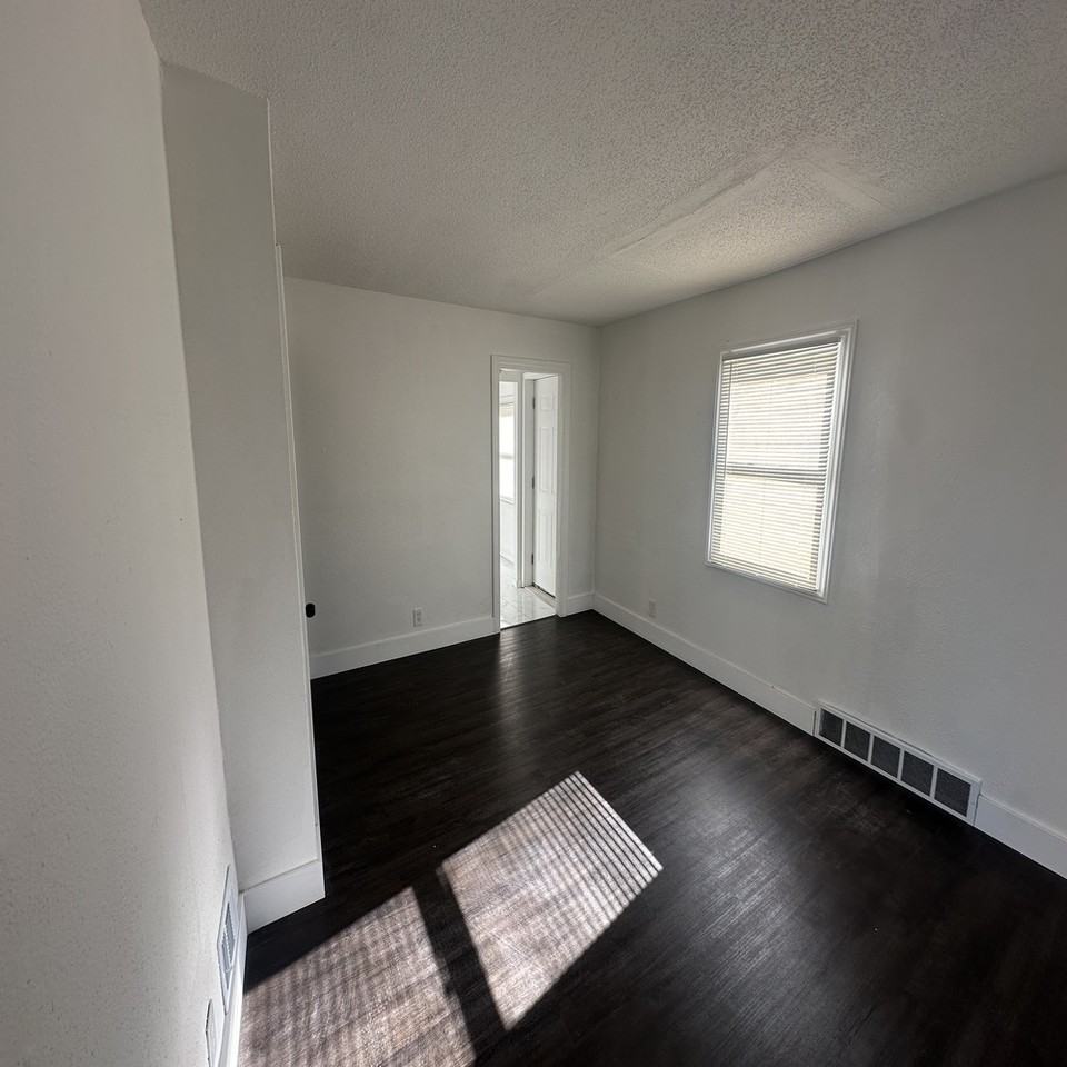 5246 Maryland St #1 - Photo 3 of 10