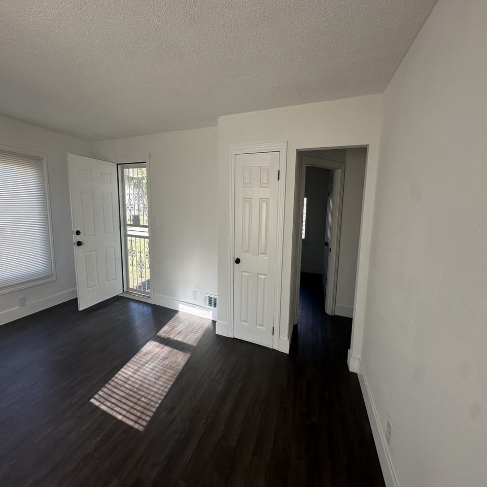 5246 Maryland St #1 - Photo 5 of 10