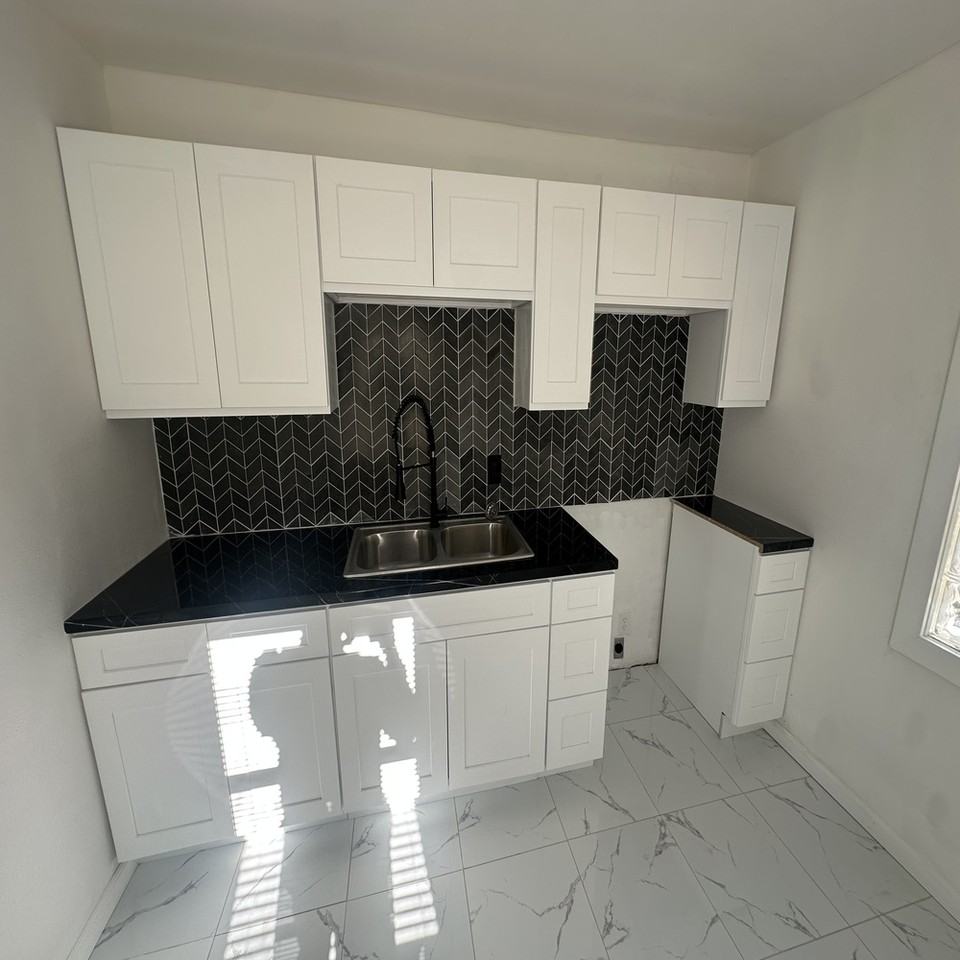 5246 Maryland St #1 - Photo 6 of 10