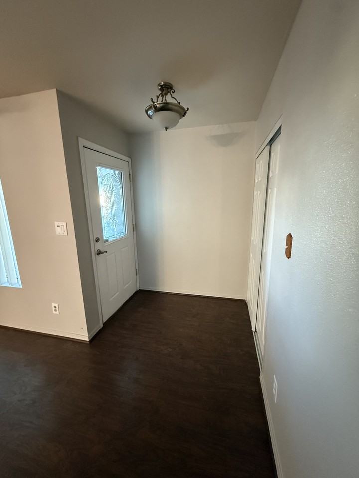 422 Emery Dr #1 - Photo 4 of 45