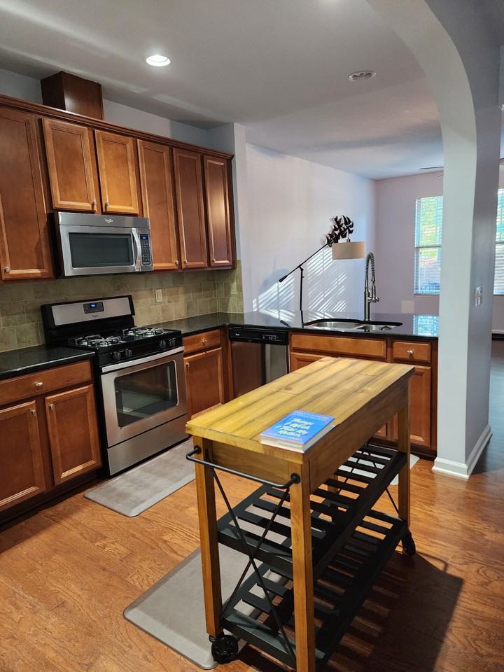 71 Pocono Dr #1 - Photo 5 of 23