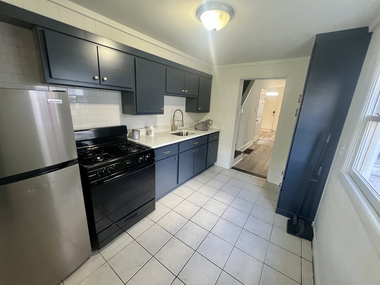 615 Lake St #1 - Photo 2 of 18