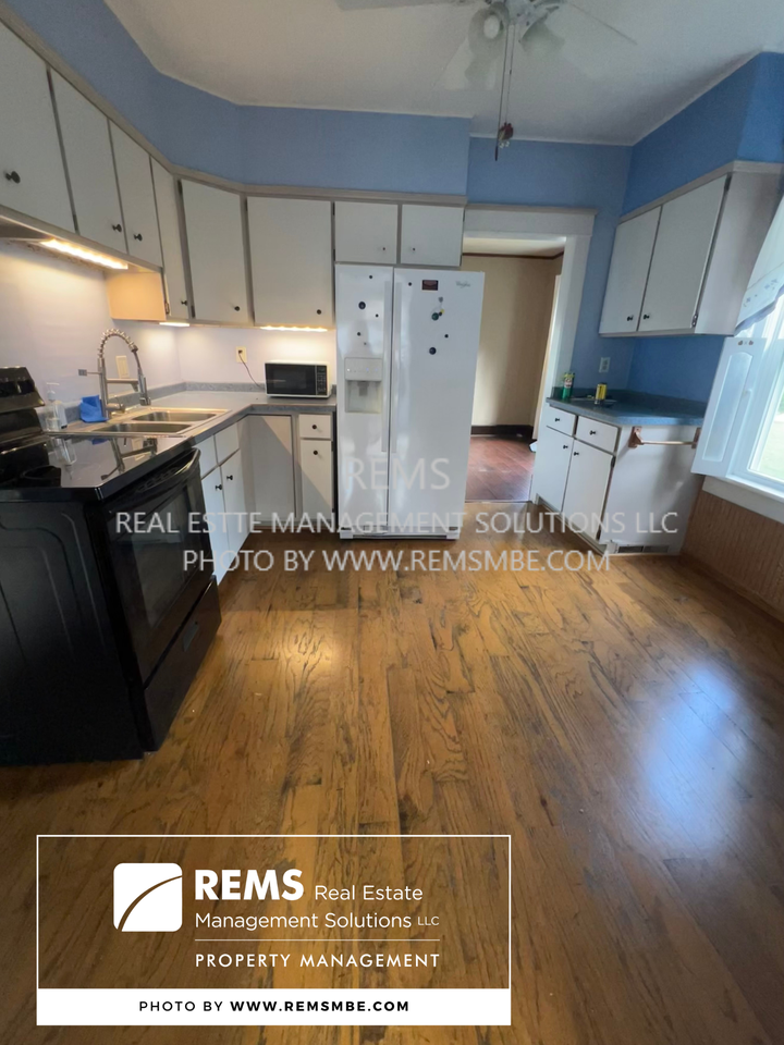 120 13th Street #1 - Photo 5 of 17