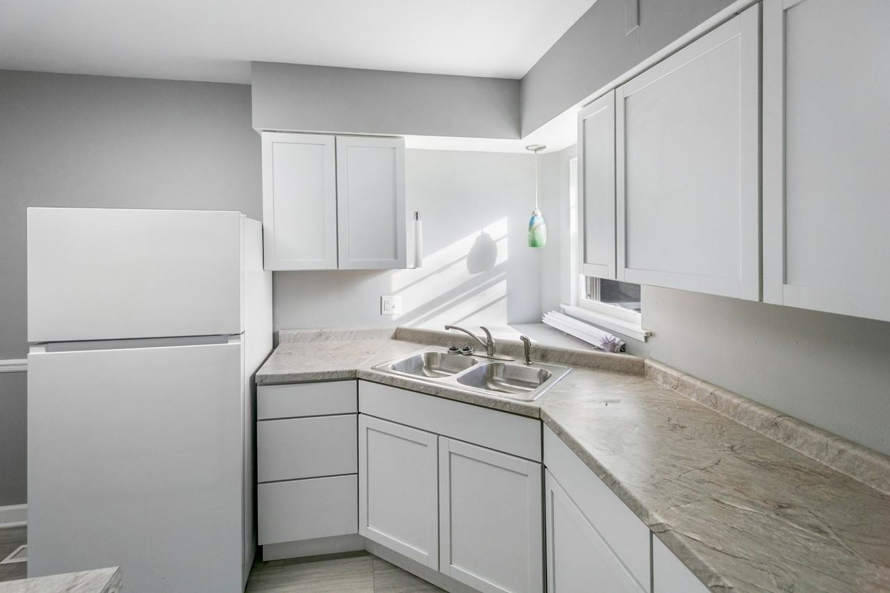 522 West Lawn Street #1 - Photo 3 of 13