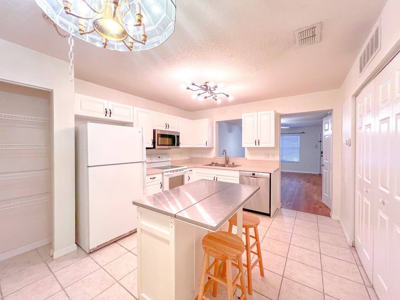 2306 Sw 42nd Dr #144 - Photo 4 of 12