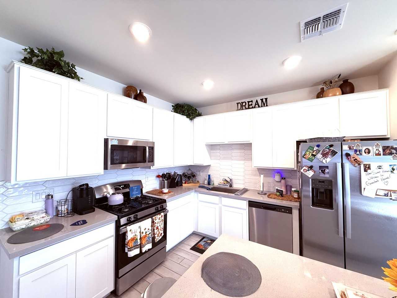 35377 W Santa Monica Ave #1 - Photo 3 of 32