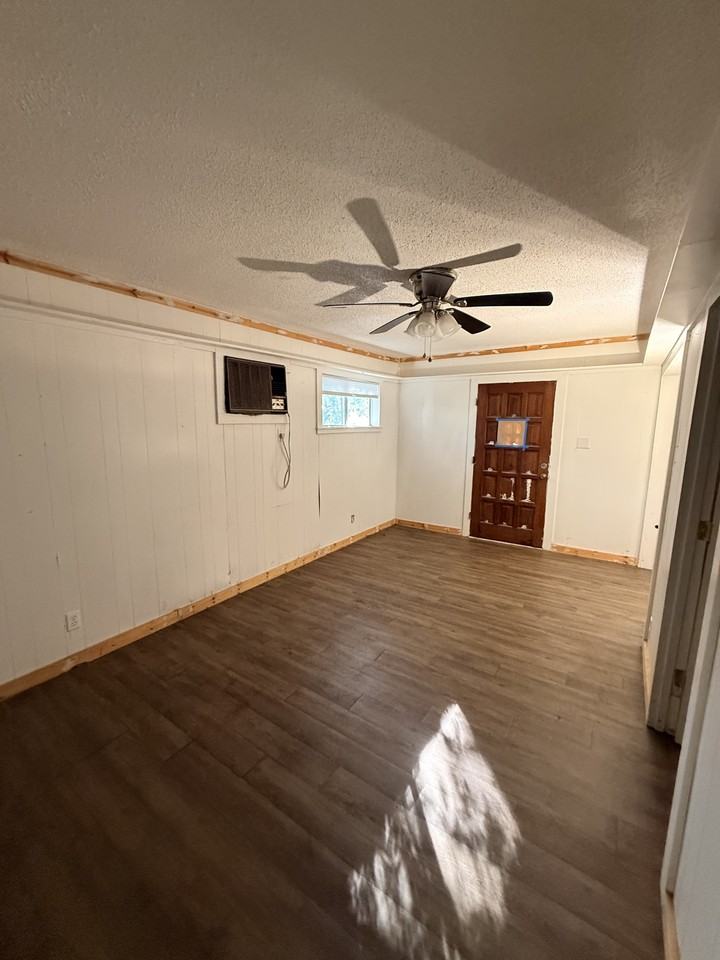 204 S Birch St #1 - Photo 3 of 6