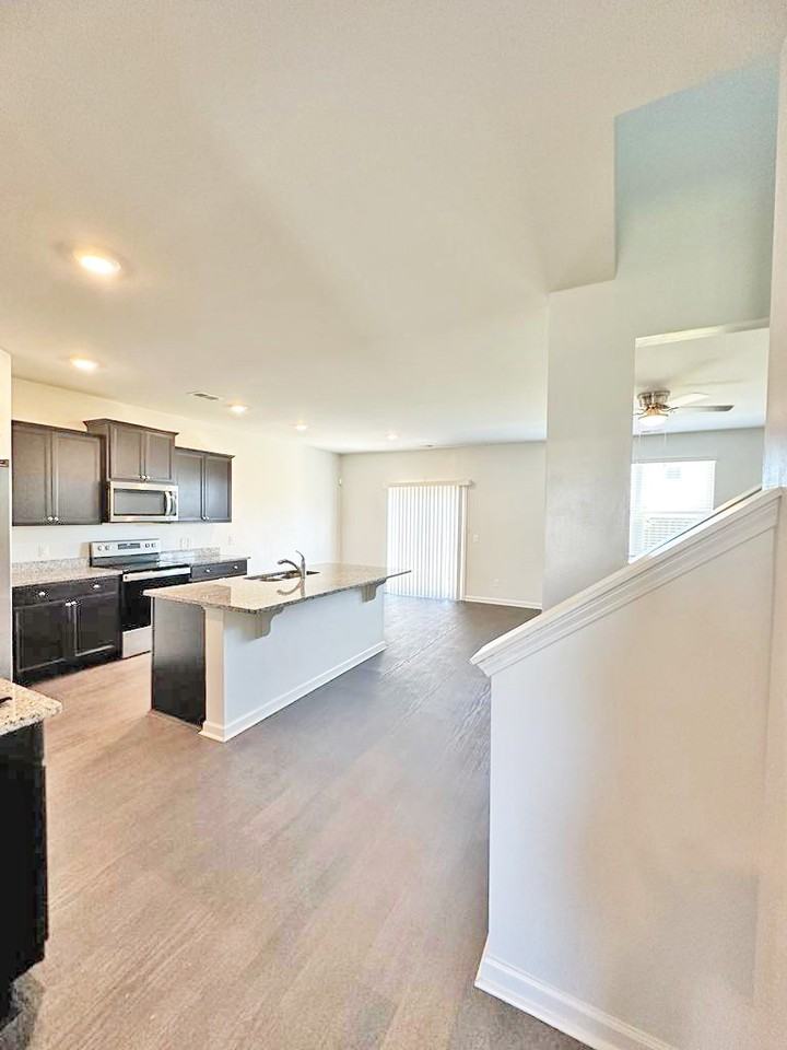 163 Hogan Dr #1 - Photo 3 of 23