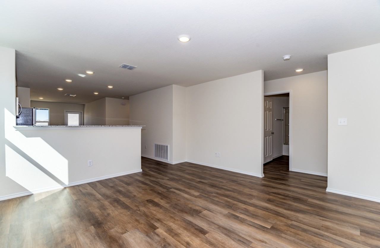 5911 Rolling Glen #1 - Photo 4 of 27