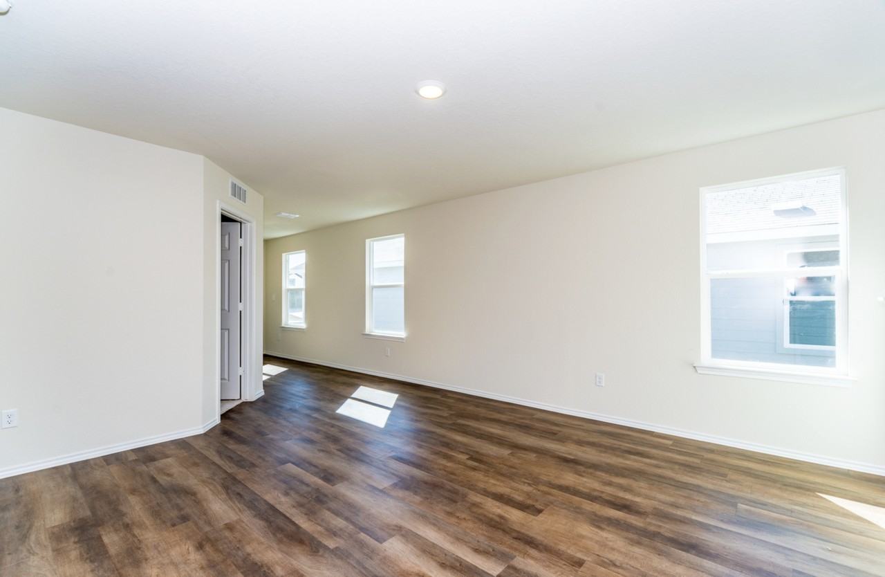 5911 Rolling Glen #1 - Photo 6 of 27