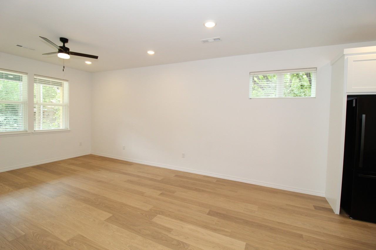 373 S Willow Ave #1 - Photo 6 of 28