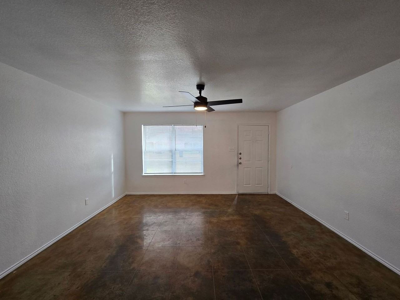 6510 Temora Loop - Photo 4 of 22