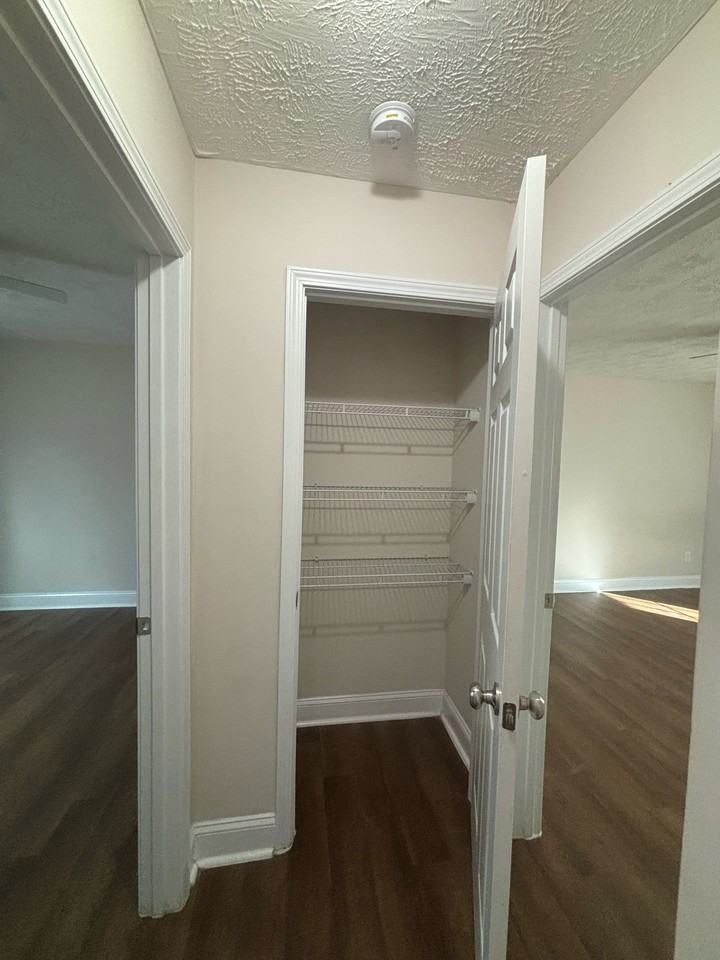 312 E Jenkins St #1 - Photo 5 of 12