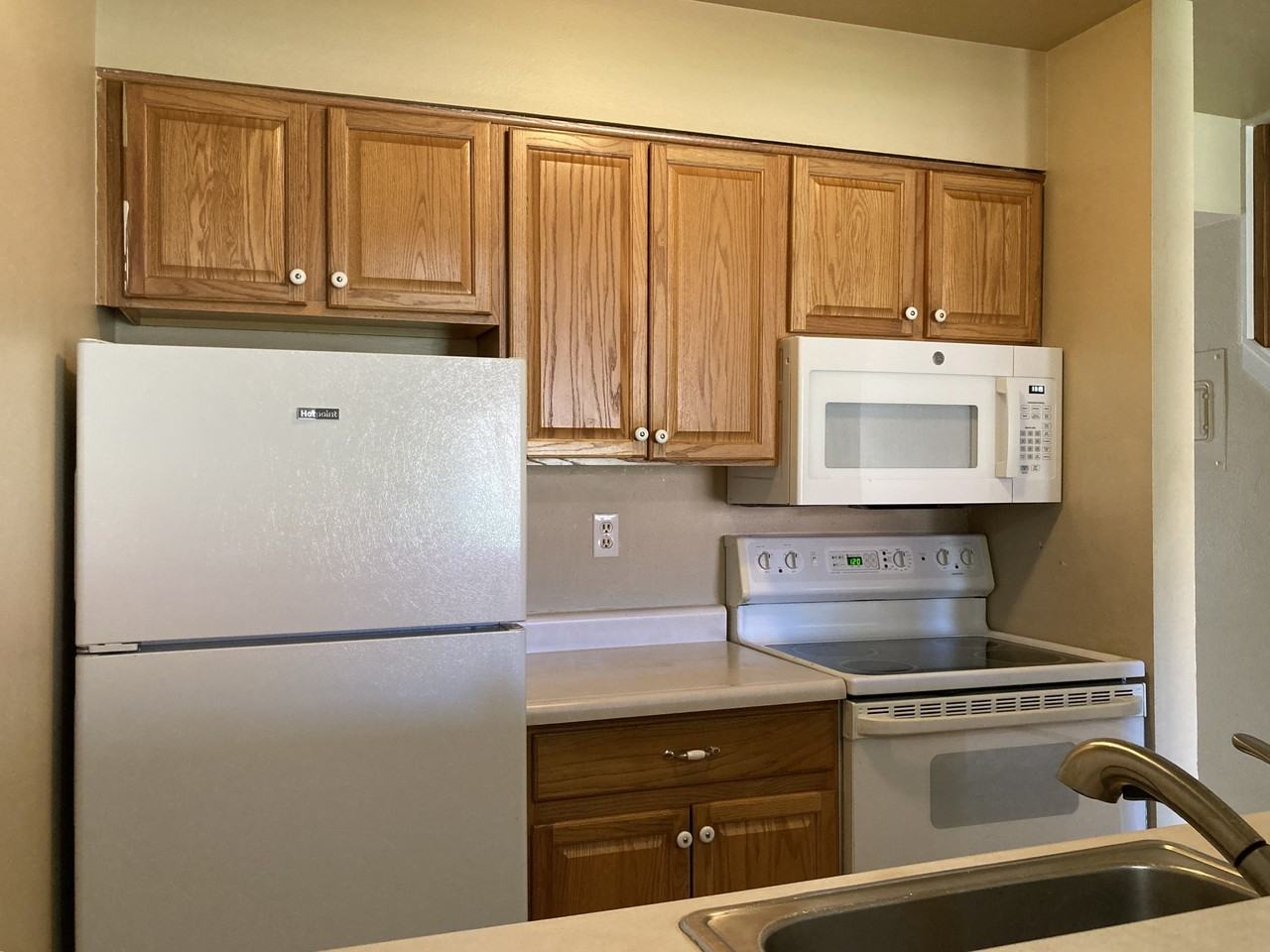 4505 N Carefree Cir #1 - Photo 4 of 11