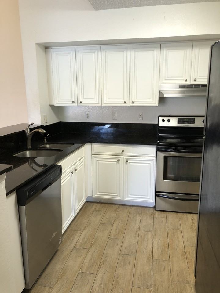 8255 Ibis Club Drive #508 - Photo 7 of 8