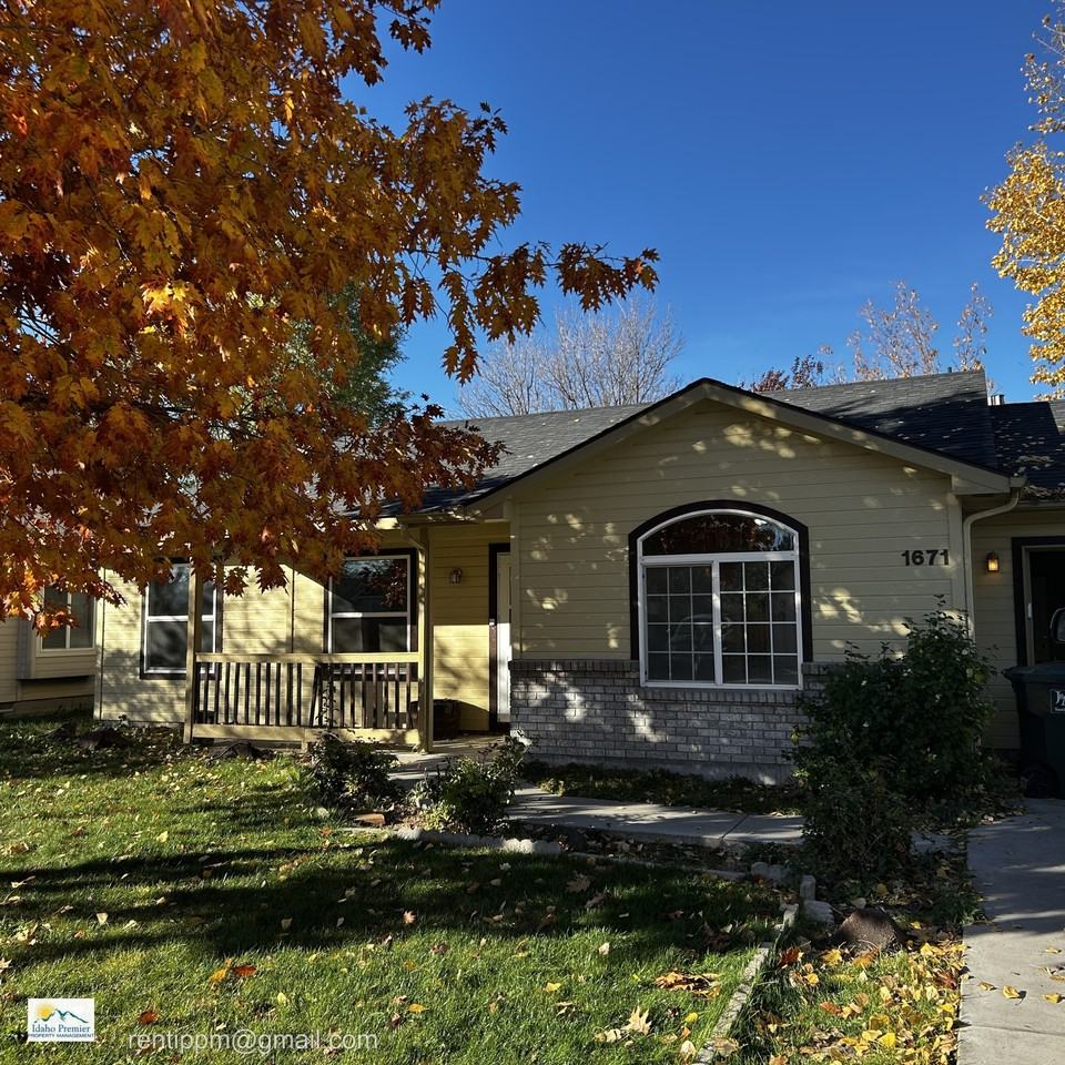 1671 N Klemmer Ave #1 - Photo 2 of 14