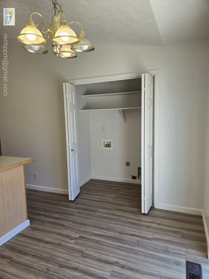 1671 N Klemmer Ave #1 - Photo 5 of 14