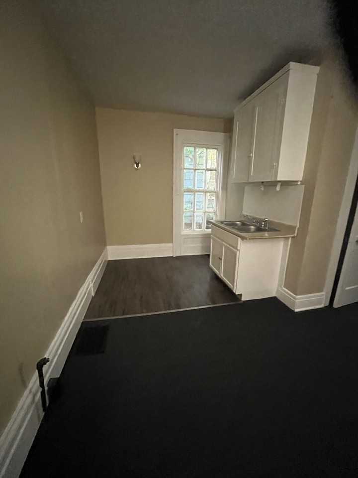 505 5th Street #2 - Photo 3 of 3