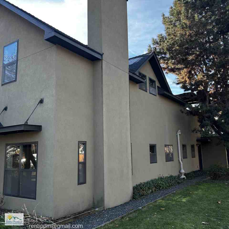 1919 N 31st St #1 - Photo 3 of 34