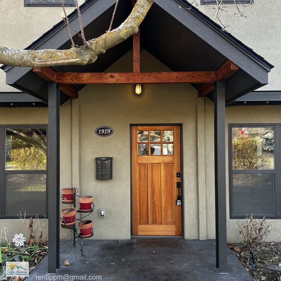 1919 N 31st St #1 - Photo 5 of 34