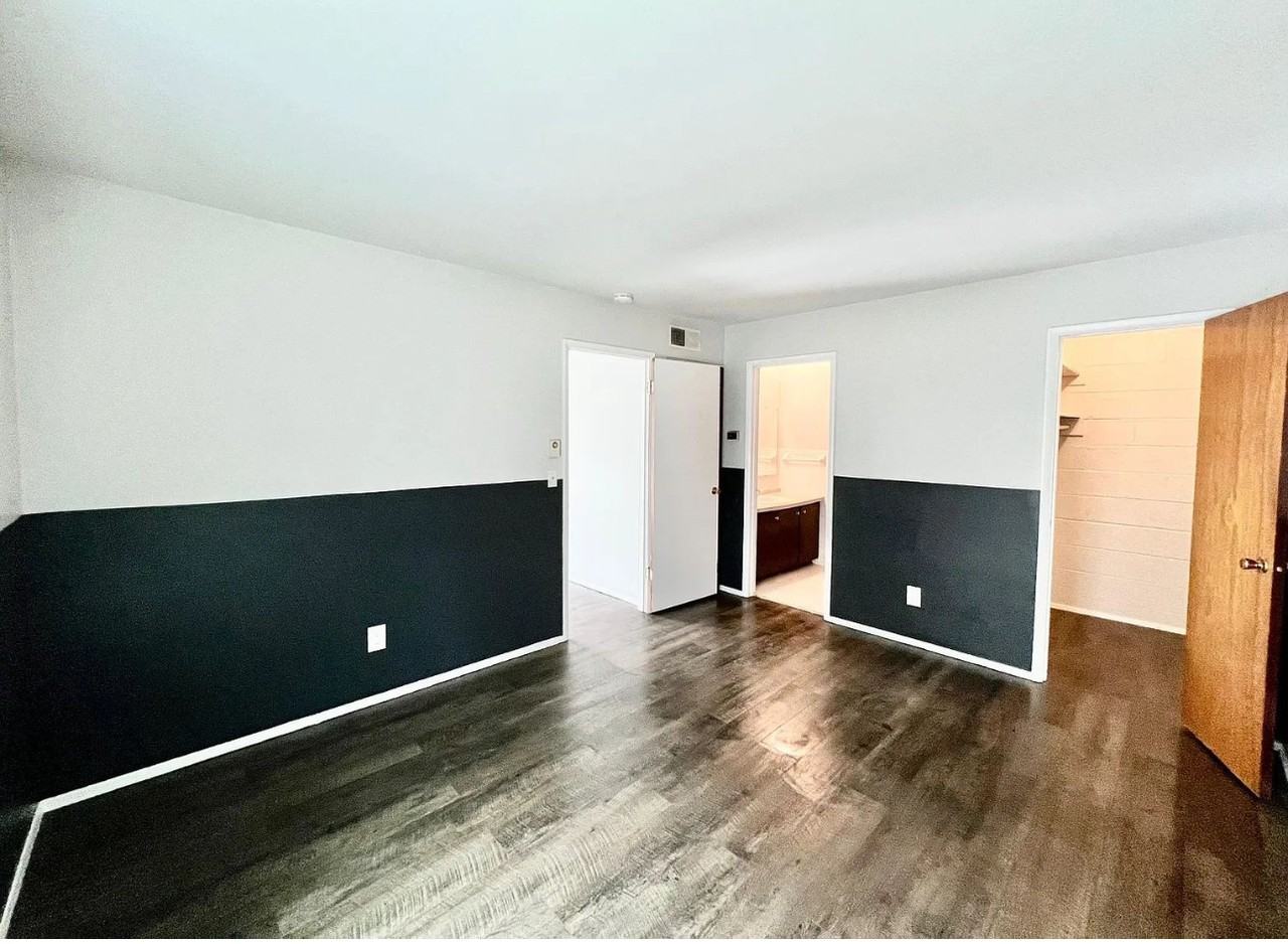 9971 Chateau Roi Drive #A - Photo 3 of 10