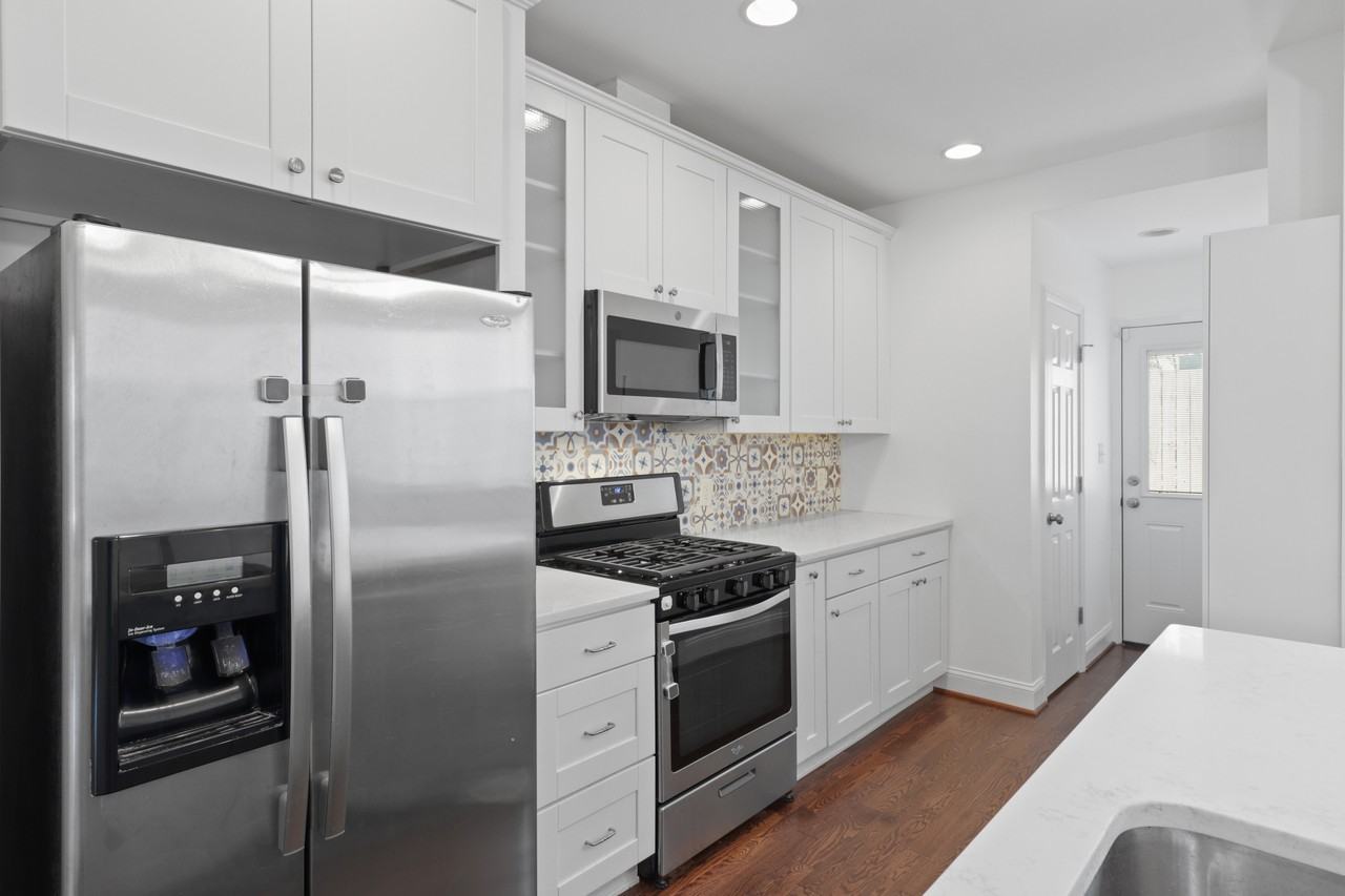 4115 5th Street Northwest #1 - Photo 7 of 25