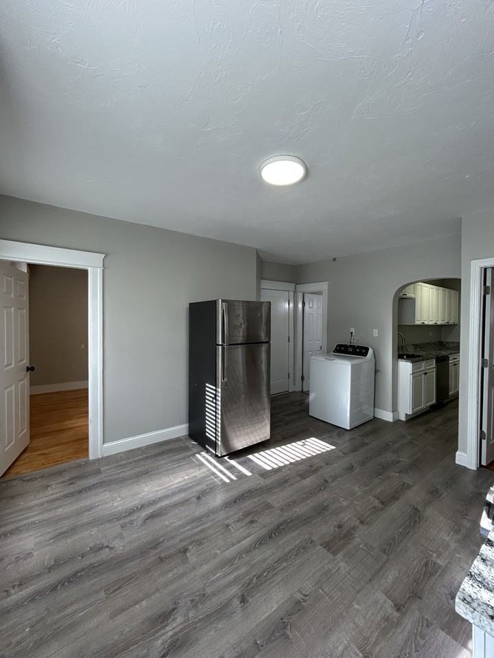 148 Ingleside Ave #2 - Photo 2 of 9