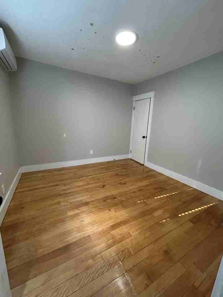 148 Ingleside Ave #2 - Photo 7 of 9