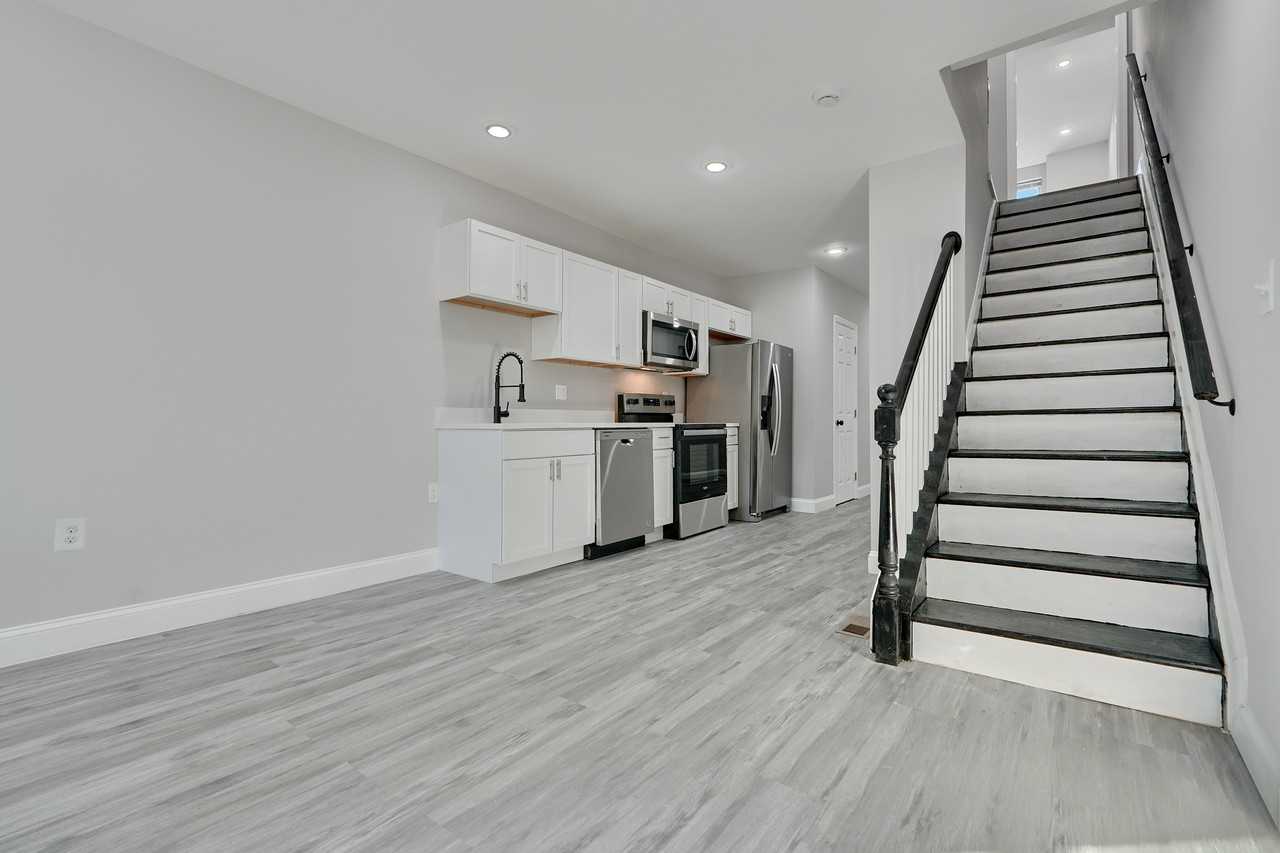 412 E Federal St - Photo 5 of 34