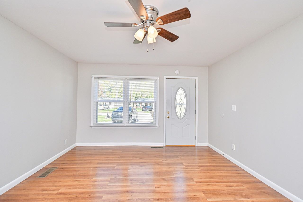 647 Bellaire Ct #1 - Photo 2 of 33
