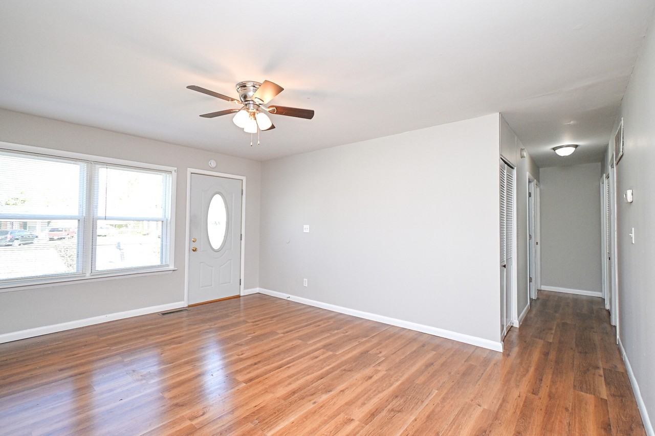 647 Bellaire Ct #1 - Photo 3 of 33