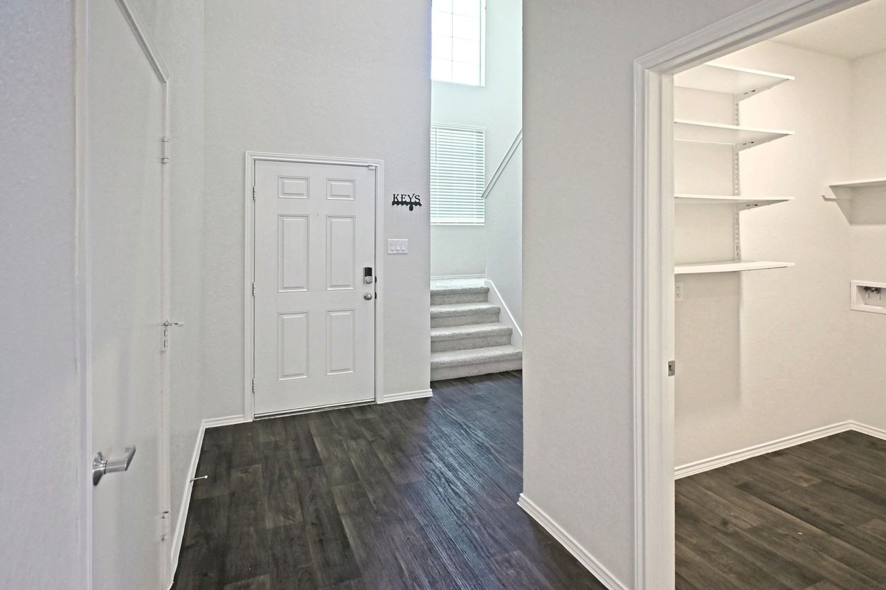 884 Armadillo Dr #1 - Photo 3 of 50