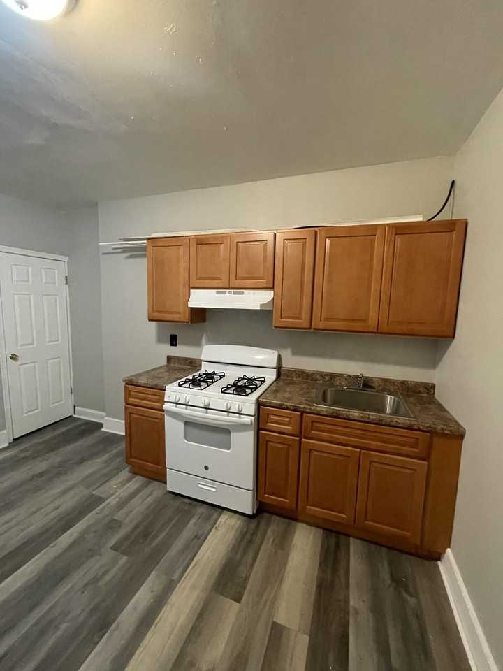 3036 North Sydenham Street #1 - Photo 4 of 12