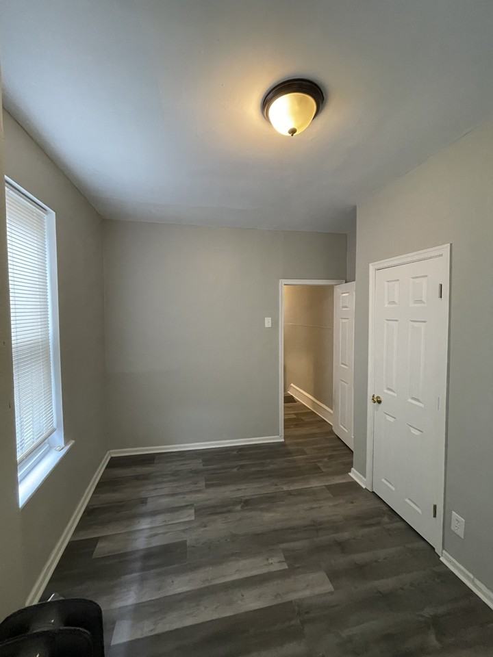 3036 North Sydenham Street #1 - Photo 7 of 12