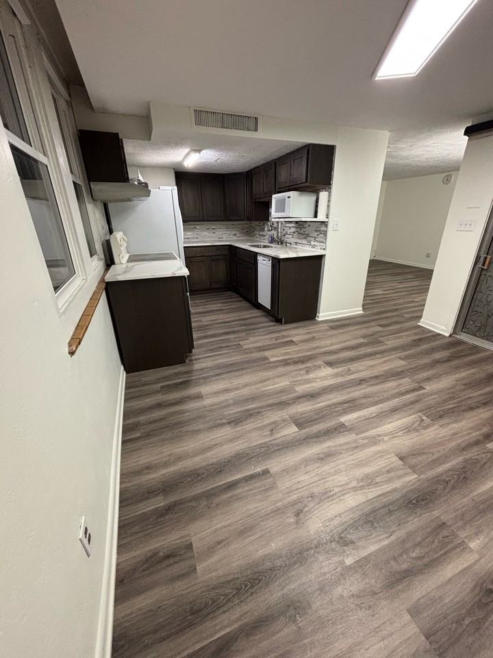 120 South 38th Avenue #21