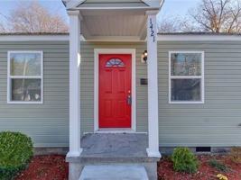 featured image of 1421 Des Moines Avenue #1