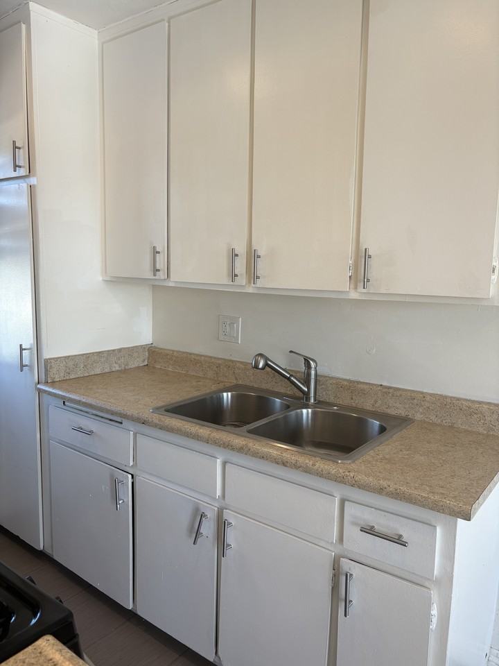 7702 7702 Chapman AvenueUnit 4 #7702-4 - Photo 2 of 50