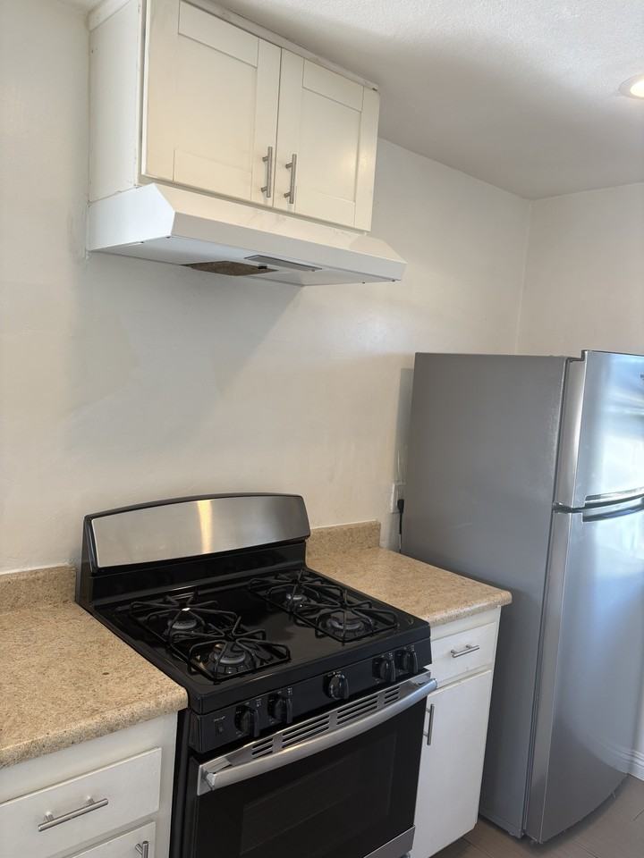 7702 7702 Chapman AvenueUnit 4 #7702-4 - Photo 4 of 50