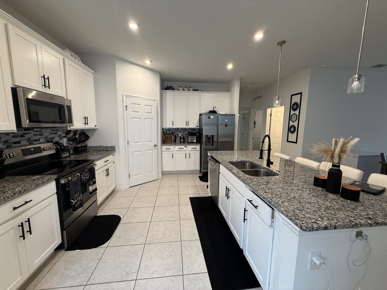 3182 Amaranth St #1 - Photo 3 of 13