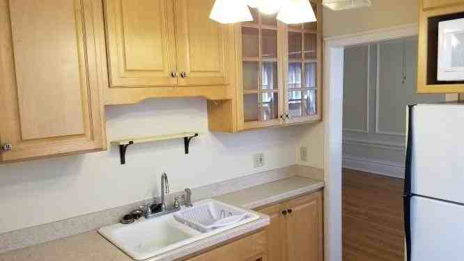 222 N Oak Park Ave - Photo 6 of 11