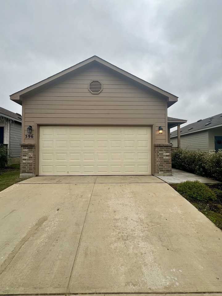 596 Jennifer Way #1 - Photo 6 of 50