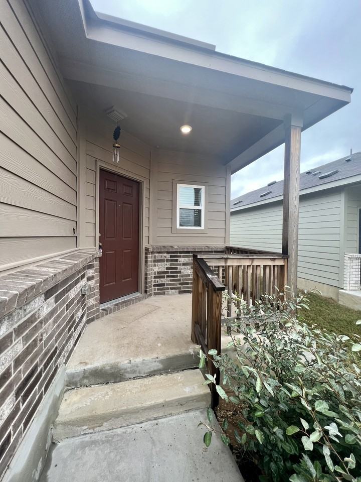 596 Jennifer Way #1 - Photo 7 of 50