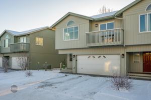 featured image of 401 S Wasilla St #1