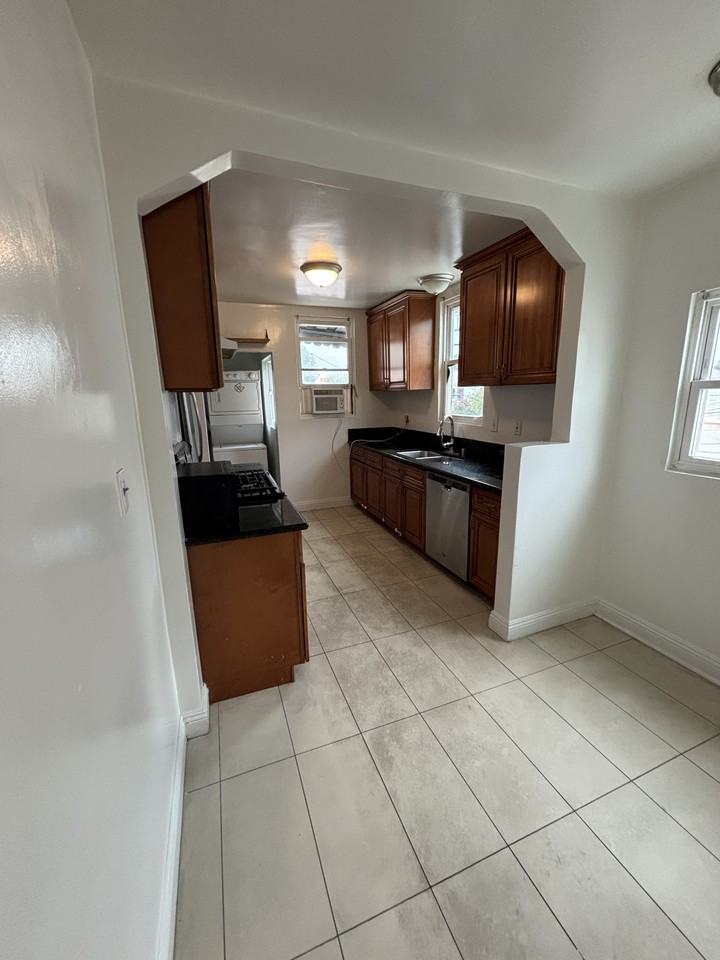 1112 Masselin Avenue #1112 - Photo 4 of 17