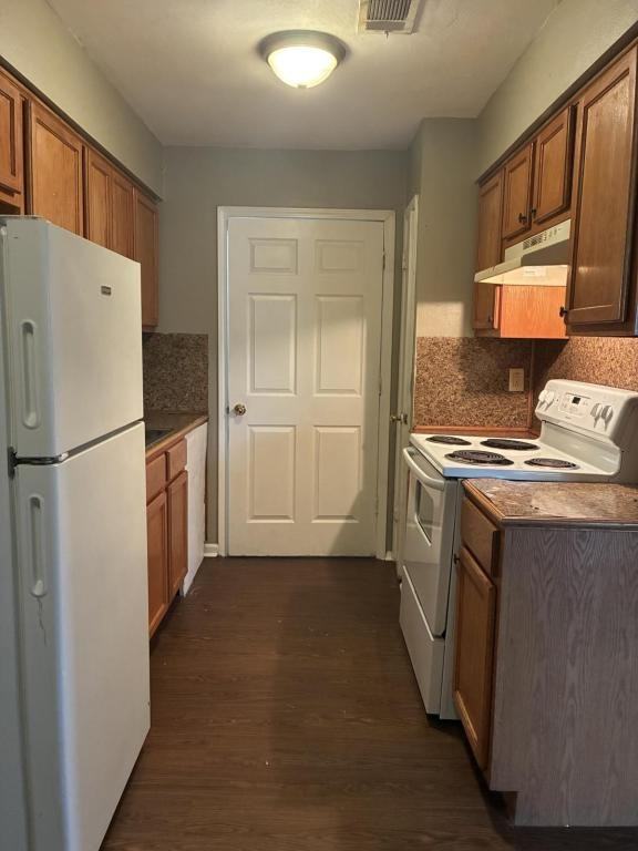 8227 Skysail Ave #D - Photo 6 of 13