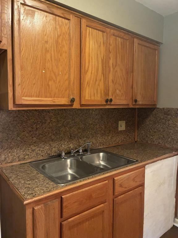 8227 Skysail Ave #D - Photo 7 of 13