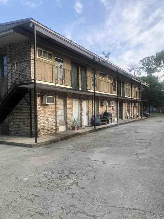 1353 Jim Taylor Drive #204